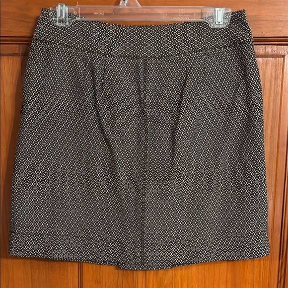Elegant Brown & Tan Skirt - Picture 4 of 6